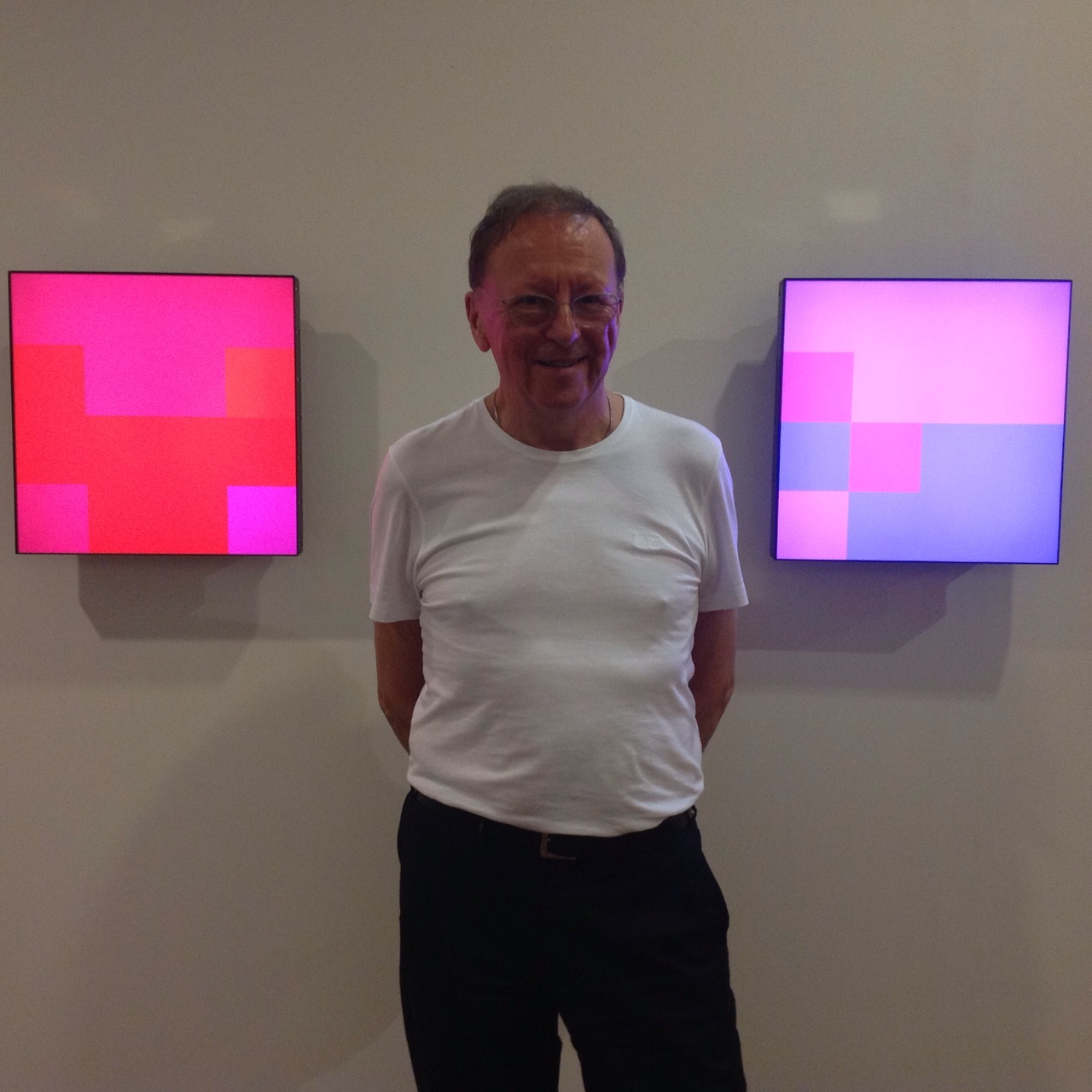 Artist with 2 shaping forms