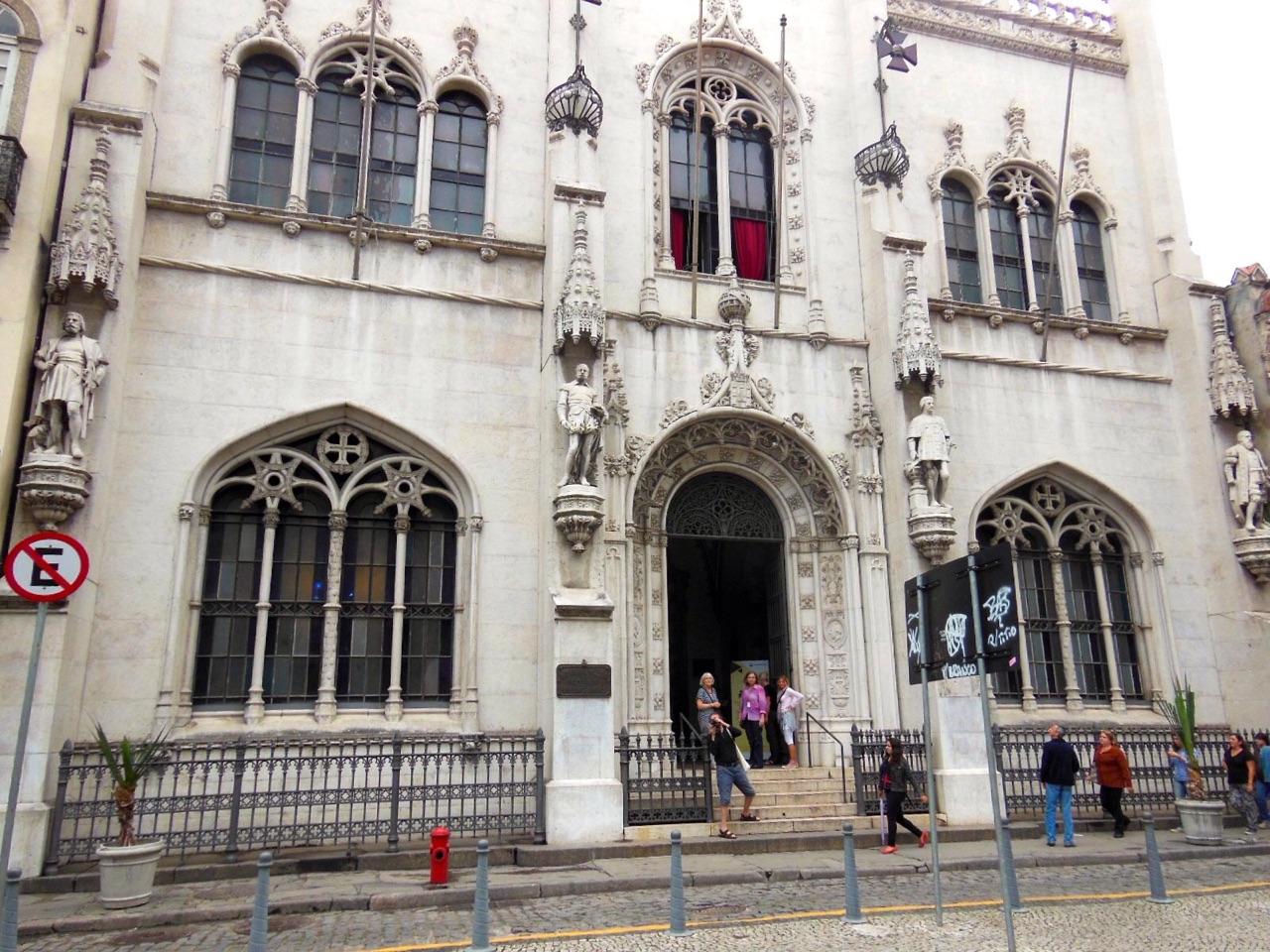 Portuguese library 